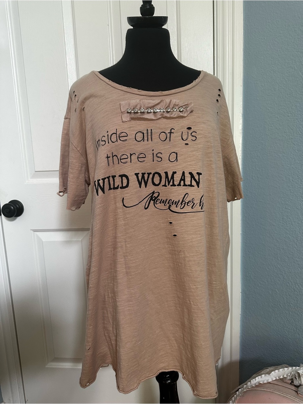 Graphic Short-Sleeve Tunic Top in Blush